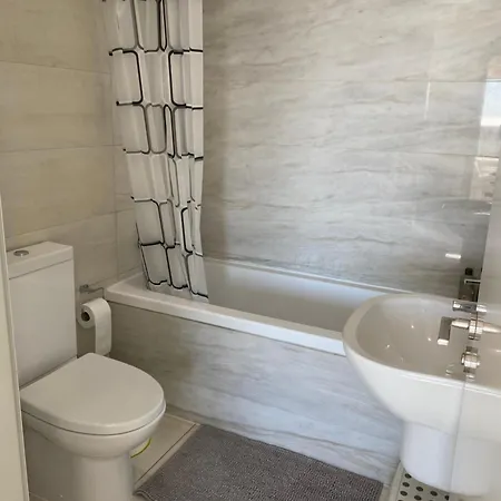 Lux 2 Bdr Townhome Pool - Beach - Sea Views * Пафос