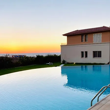 Lux 2 Bdr Townhome Pool - Beach - Sea Views Pafos